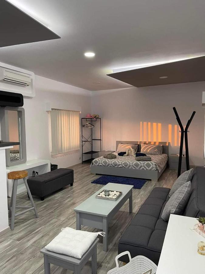 Deluxe Yiota'S Studio ! Klorakas Ngoại thất bức ảnh