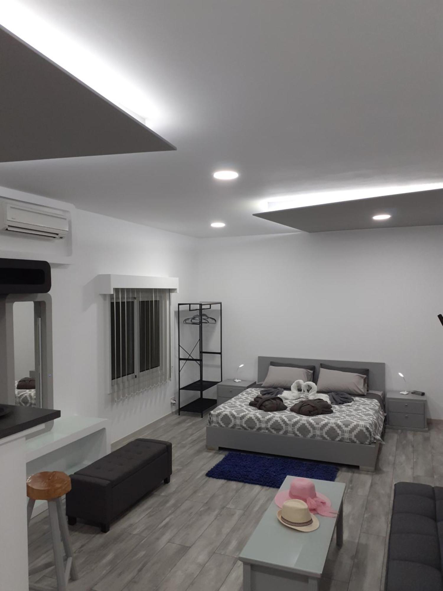 Deluxe Yiota'S Studio ! Klorakas Phòng bức ảnh