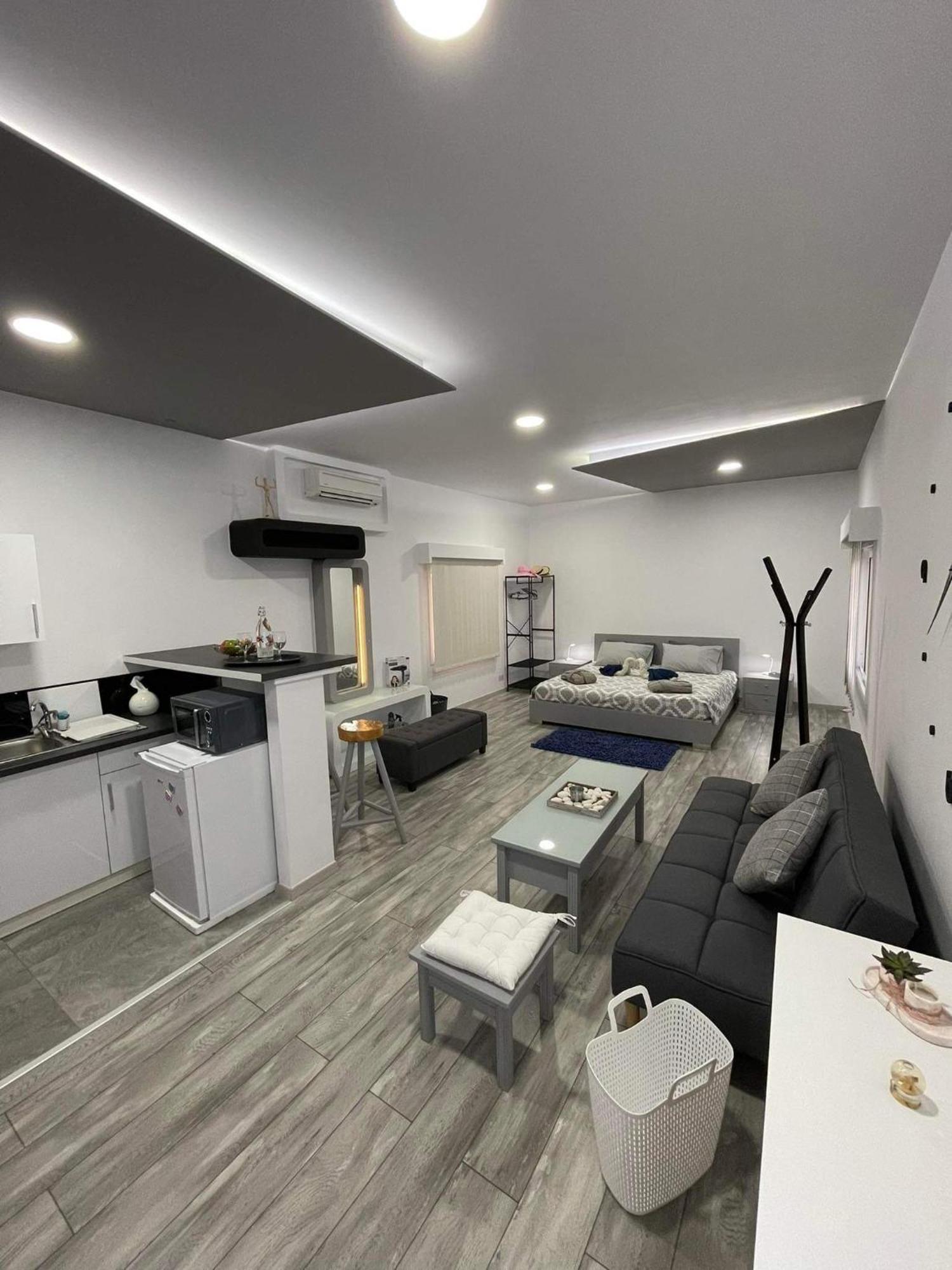 Deluxe Yiota'S Studio ! Klorakas Phòng bức ảnh